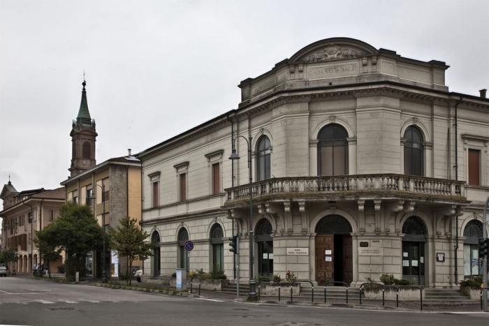 esterno del palazzo Parmeggiani sede della biblioteca di Renazzo