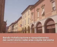 locandina con fotografia centro storico via Guercino Palazzo Piombini bandiera tricolore