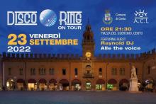cartolina evento con fotografia notturna di piazza Guercino illuminata