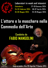 cartolina informativa con fotografia attore Mangolini e maschere di legno