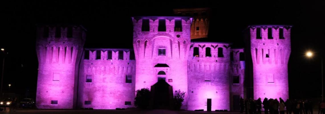 Rocca di Cento  illuminata di luce rosa